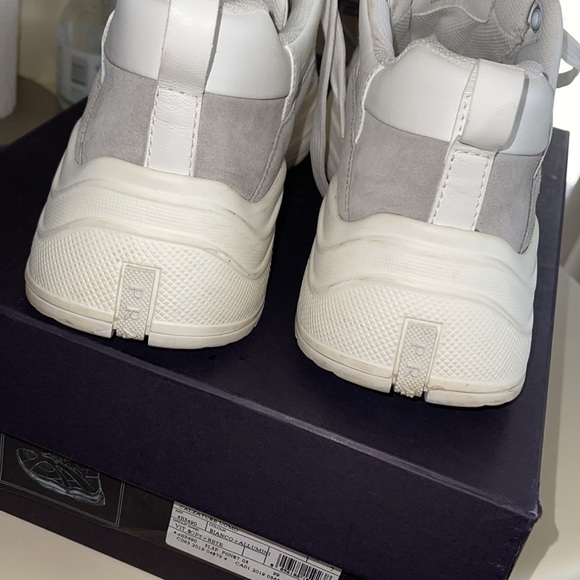 Amazing 🤩 Prada size 7 but fit big like 8 - Picture 2 of 5